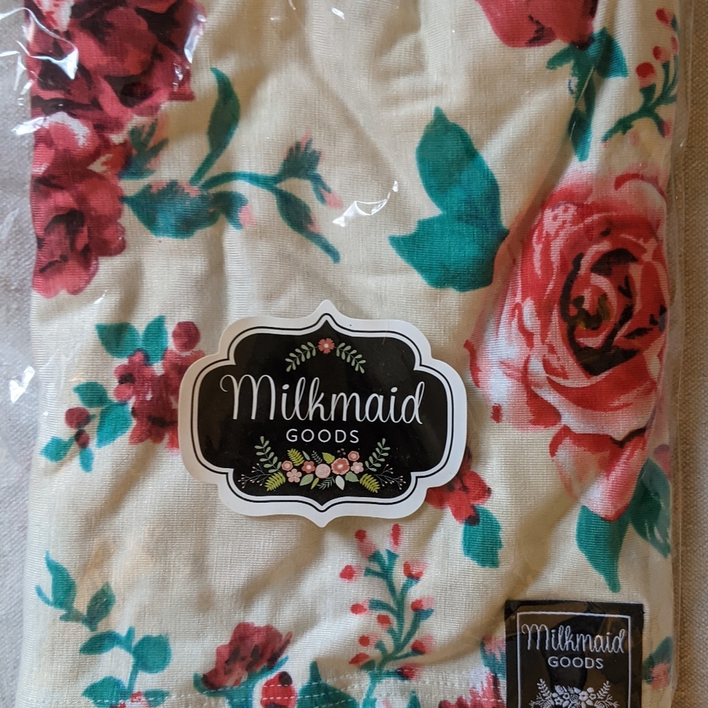 MilkMaid Goods Nursing Poncho NWT